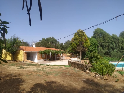 Finca/Casa Rural en venta en La Codosera, Badajoz