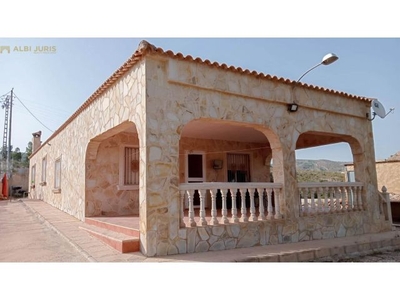 Villa en Venta en Crevillente, Alicante