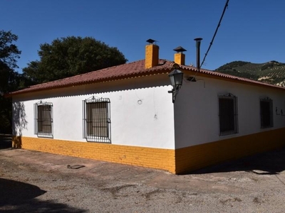 Casa con terreno en Montillana