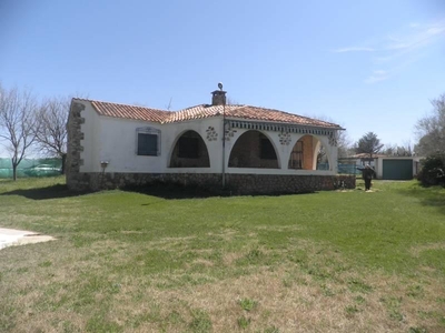 Chalet en Argamasilla de Calatrava