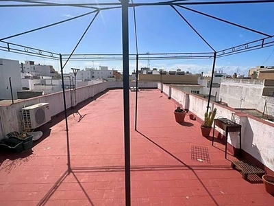 Venta Piso Huelva. Piso de tres habitaciones en Calle Pérez Galdós. Segunda planta