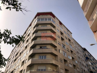 Venta Piso Ourense. Piso de tres habitaciones A reformar con balcón