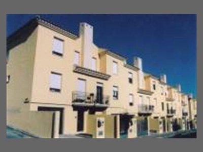 Alquiler Casa adosada en Barbo 15 Algeciras. Plaza de aparcamiento con terraza 70 m²