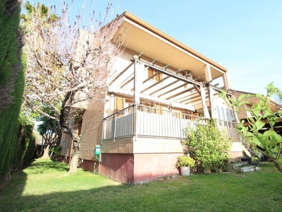 Alquiler Casa unifamiliar Bétera. Con terraza 366 m²