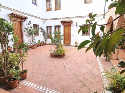 Alquiler Casa unifamiliar Córdoba. Con terraza 126 m²