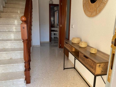 Alquiler Casa unifamiliar en Calle LIBIA 0 Jerez de la Frontera. Buen estado con terraza 191 m²