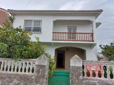 Alquiler Casa unifamiliar en Juan Palencia Camargo. Buen estado con terraza 260 m²