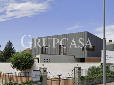 Alquiler Casa unifamiliar Lleida. Con terraza 390 m²