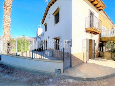 Alquiler Casa unifamiliar Orihuela. Con terraza 120 m²