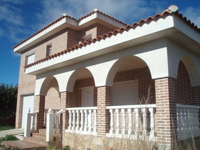 Alquiler Chalet El Casar. Buen estado plaza de aparcamiento calefacción central 190 m²