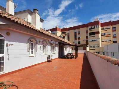 Alquiler Piso Algeciras. Piso de tres habitaciones Con terraza