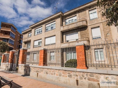 Alquiler Piso Ávila. Piso de cuatro habitaciones en Avenida Portugal. Buen estado