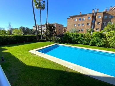 Alquiler Piso Castelldefels. Piso de tres habitaciones Buen estado con terraza