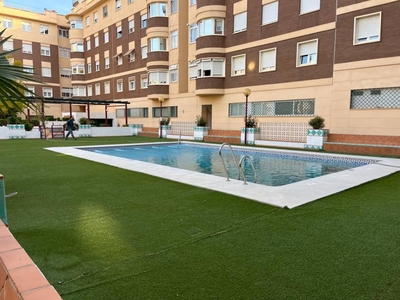 Alquiler Piso Córdoba. Piso de tres habitaciones Quinta planta con terraza