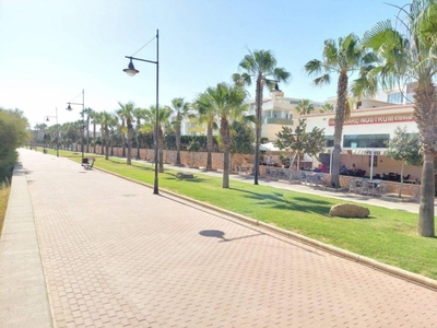 Alquiler Piso El Ejido. Piso de tres habitaciones en Playas De La Ensenada. Con terraza