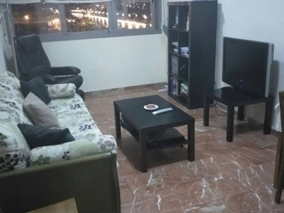 Alquiler Piso Badajoz. Piso de una habitación en Calle Cardenal Cisneros 8. Muy buen estado tercera planta