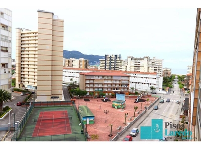 Alquiler Piso Laredo. Piso de una habitación en Calle Republica de Colombia. Buen estado séptima planta con terraza