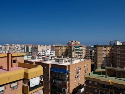 Alquiler Piso Málaga. Piso de cuatro habitaciones Buen estado séptima planta