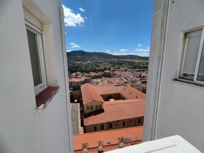 Alquiler Piso Plasencia. Piso de una habitación Novena planta