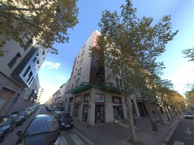 Alquiler Piso Sabadell. Piso de dos habitaciones en Calle Regas. Buen estado primera planta