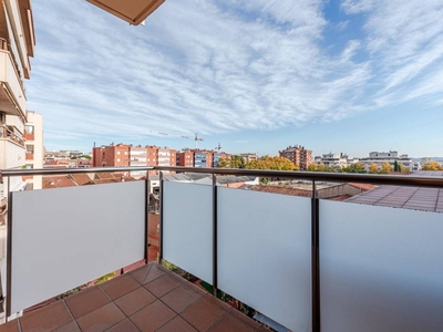 Alquiler Piso Sabadell. Piso de tres habitaciones Buen estado primera planta