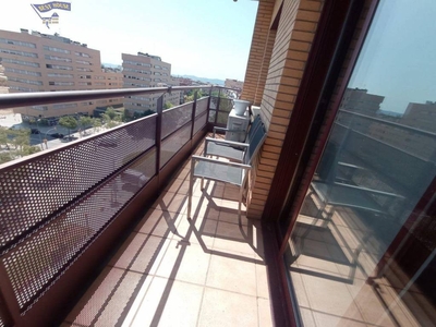 Alquiler Piso Sabadell. Piso de tres habitaciones Séptima planta con terraza