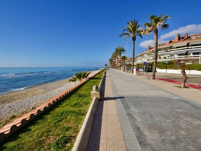 Alquiler Piso Sitges. Piso de tres habitaciones Tercera planta con terraza