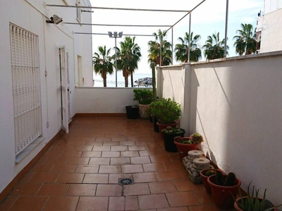 Alquiler Piso Vélez-Málaga. Piso de dos habitaciones en Real. Con terraza