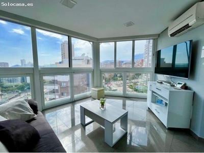 Bonito apartamento con vistas al mar. Fantástica ubicación y totalmente reformado y equipado.