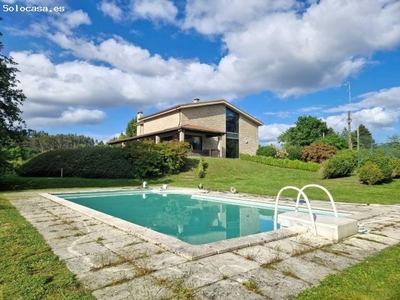 Casa en Venta en Villamateo, La Coruña