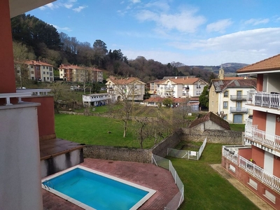 Dúplex en venta en Corvera de Toranzo de 4 habitaciones con terraza y piscina