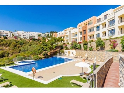 Hermoso apartamento de 2 dormitorios en las montañas de Marbella, Costa del Sol.