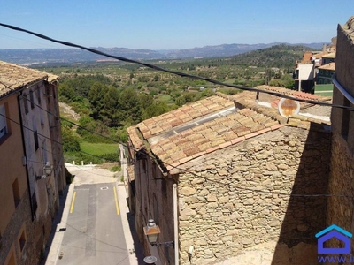 Venta Casa adosada en Calle Bonavista Tivissa. Buen estado plaza de aparcamiento 112 m²