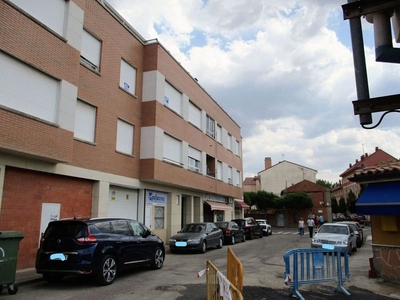 Venta de piso en Tudela de Duero de 3 habitaciones con terraza