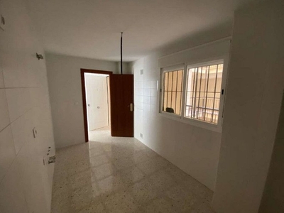 Venta de piso nuevo en calle Miguel Arruda de 4 habitaciones y 108 m²