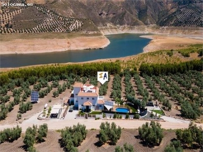 villa en Venta en Iznajar