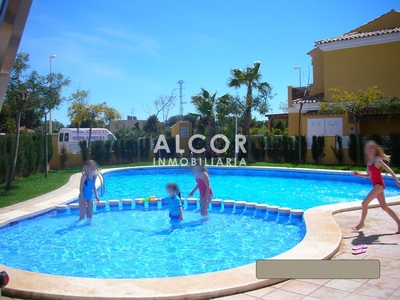 Venta de casa con piscina y terraza en Alcossebre