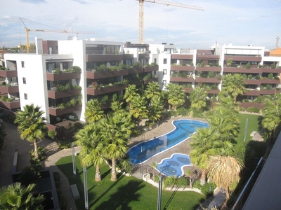 Alquiler de ático en Casablanca de 2 habitaciones con terraza y piscina
