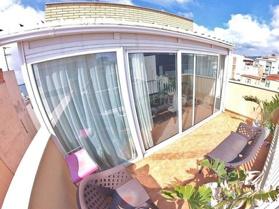 Alquiler de dúplex en calle Eivissa de 3 habitaciones con terraza y muebles