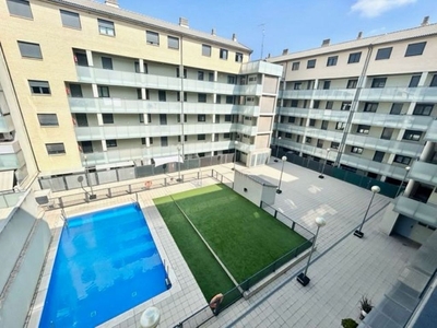Alquiler de piso en calle Monasterio San Juan de la Peña de 3 habitaciones con piscina y garaje