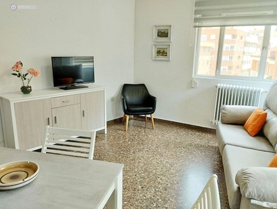 Alquiler de piso en Carretas - Huerta de Marzo - La Pajarita de 2 habitaciones con muebles y balcón