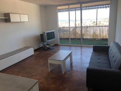 Alquiler de piso en Centro - Castellón de la Plana de 5 habitaciones con terraza y muebles