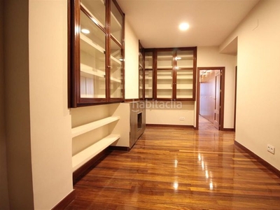 Alquiler piso con 4 habitaciones con ascensor, parking, calefacción y aire acondicionado en Madrid