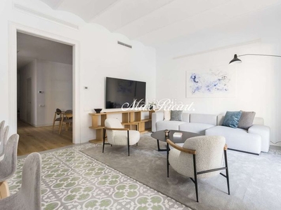 Alquiler piso precioso apartamento de diseño, con zonas comunes de alto standing en Barcelona
