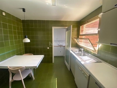 Alquiler piso montjuic + piscina + garaje en Girona