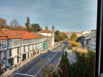 Alquiler Piso Santiago de Compostela. Piso de dos habitaciones en RosalÃ­a de Castro. Cuarta planta