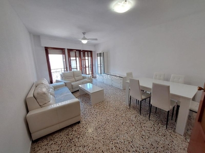 Alquiler piso se alquila piso para estudiantes con 4 dormitorios y 2 baños en pleno casco histórico en Cartagena