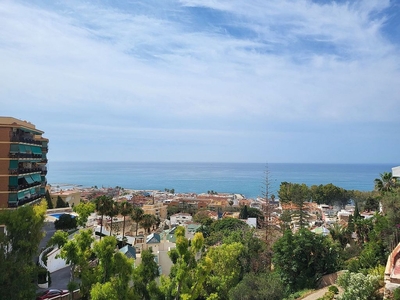 Ático en alquiler en plaza De la Marina de 3 habitaciones con terraza y garaje