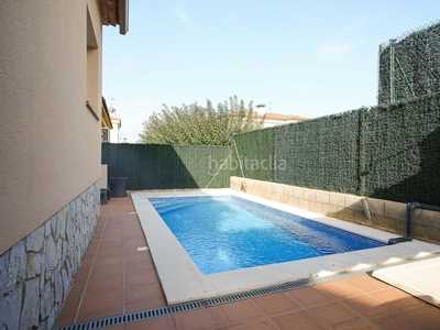 Casa con 3 habitaciones con parking, piscina, calefacción, aire acondicionado y jardín en Vilablareix