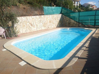Casa impecable, piscina, mucho sol en Cervelló